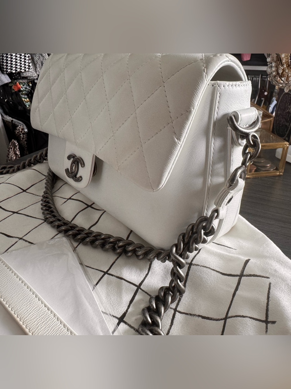 CHANEL 19 white lambskin Quilted Leather Shoulder Bag with Chain Strap